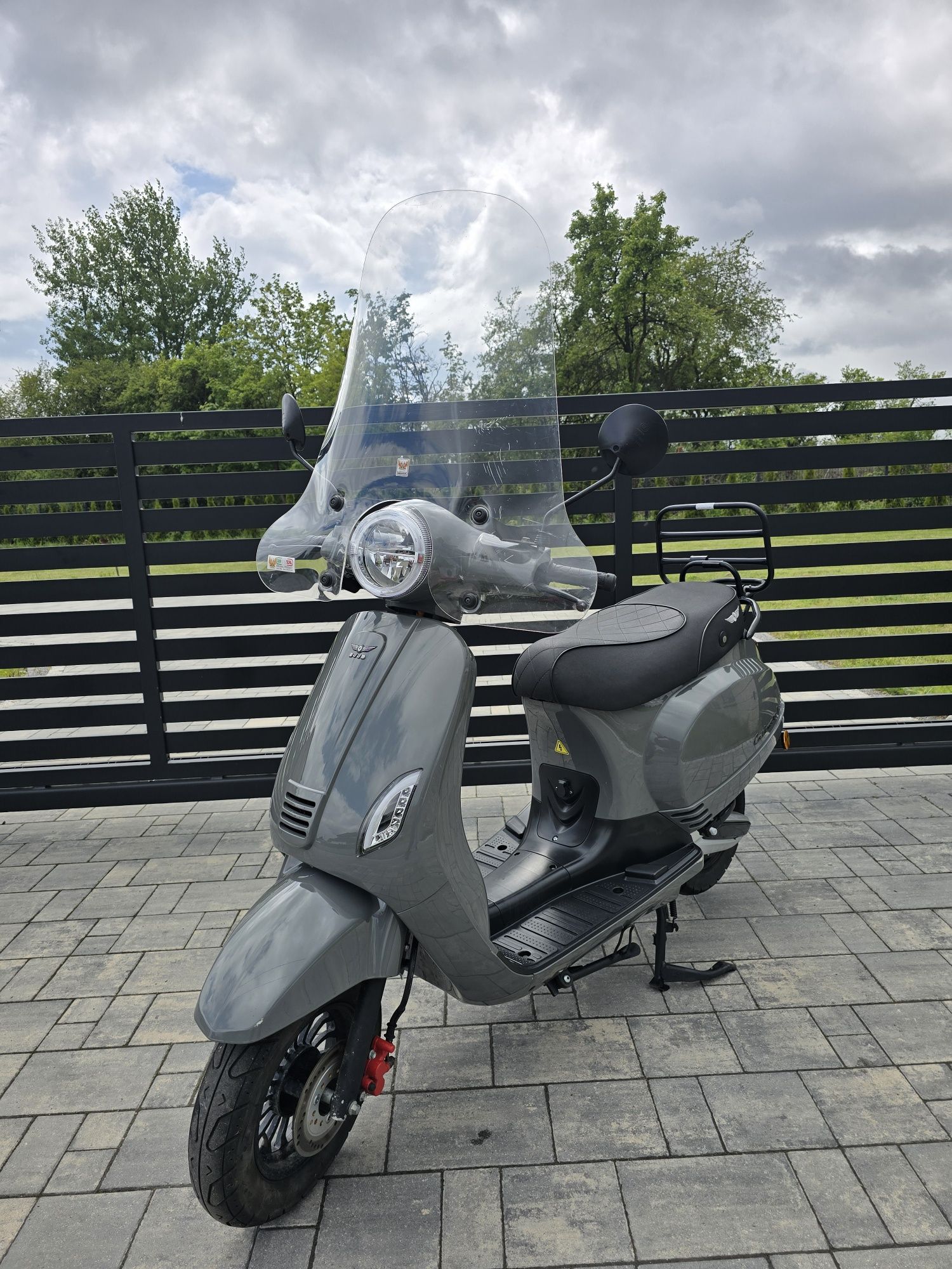 Skuter Elektryczny E-Cashmere Vespa Retro 2022r Wysoka Szyba Transport