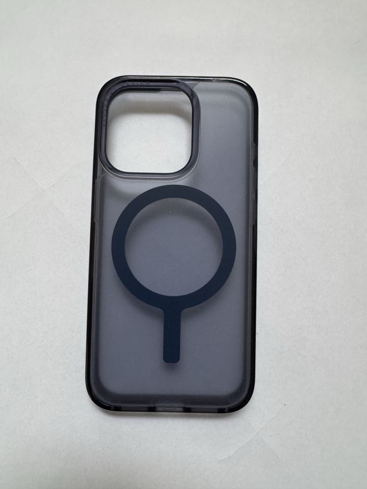 2x etui do iPhone 15 Pro Spigen UNIQ