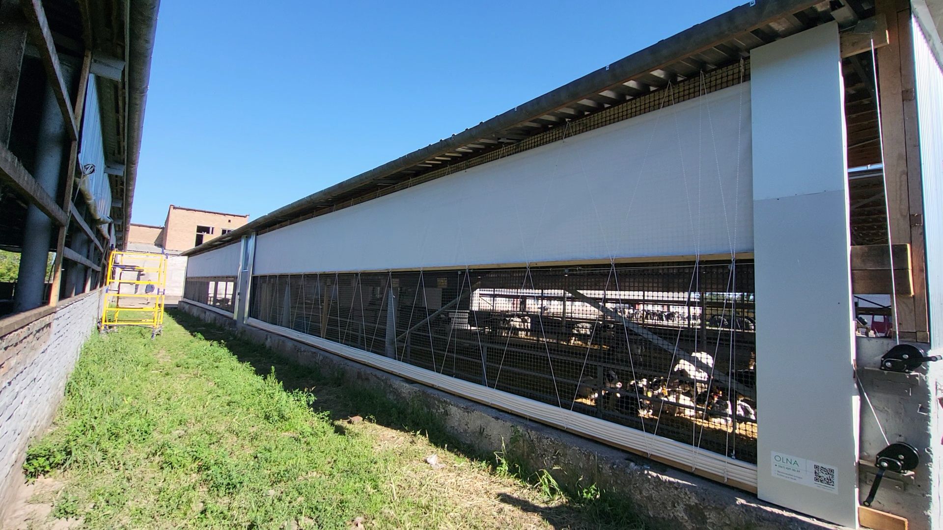 Вентиляційні штори для корівників