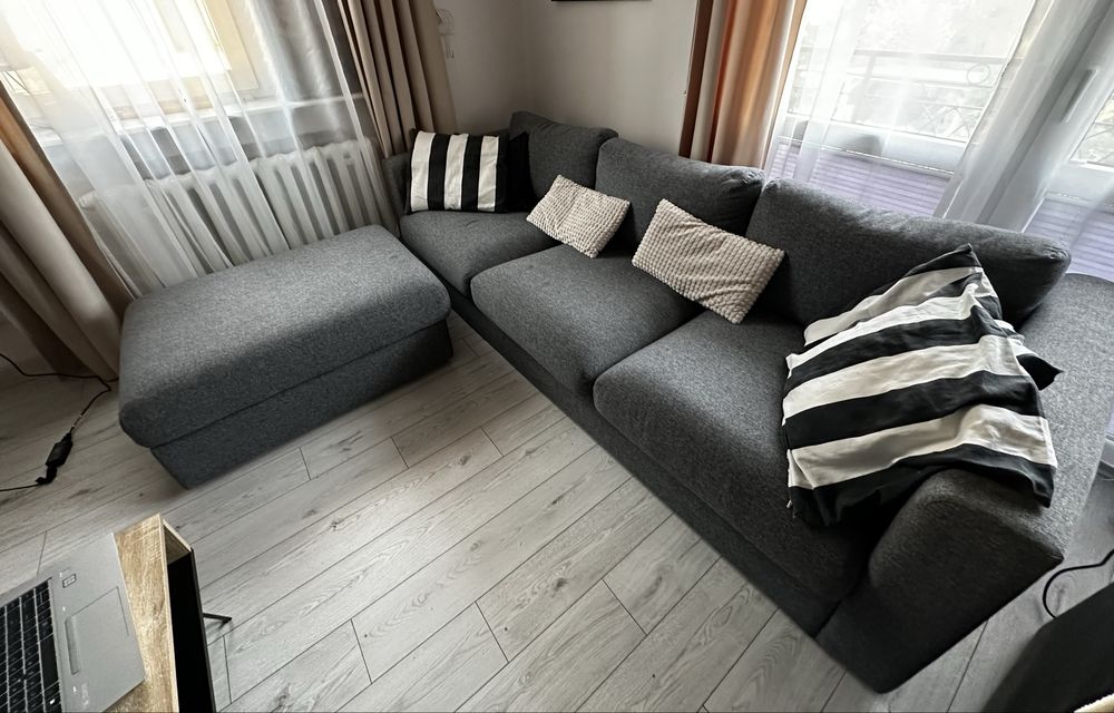 Sofa Vimle wraz z podnóżkiem ze schowkiem