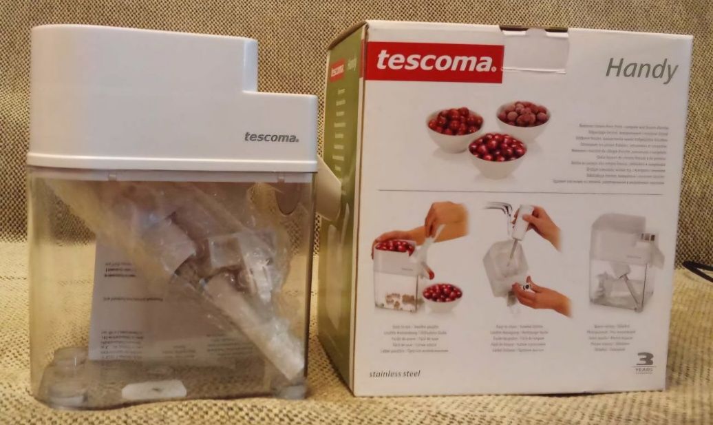 Пристосування для видалення  вишневих кісточок TESCOMA, кісточковиймач