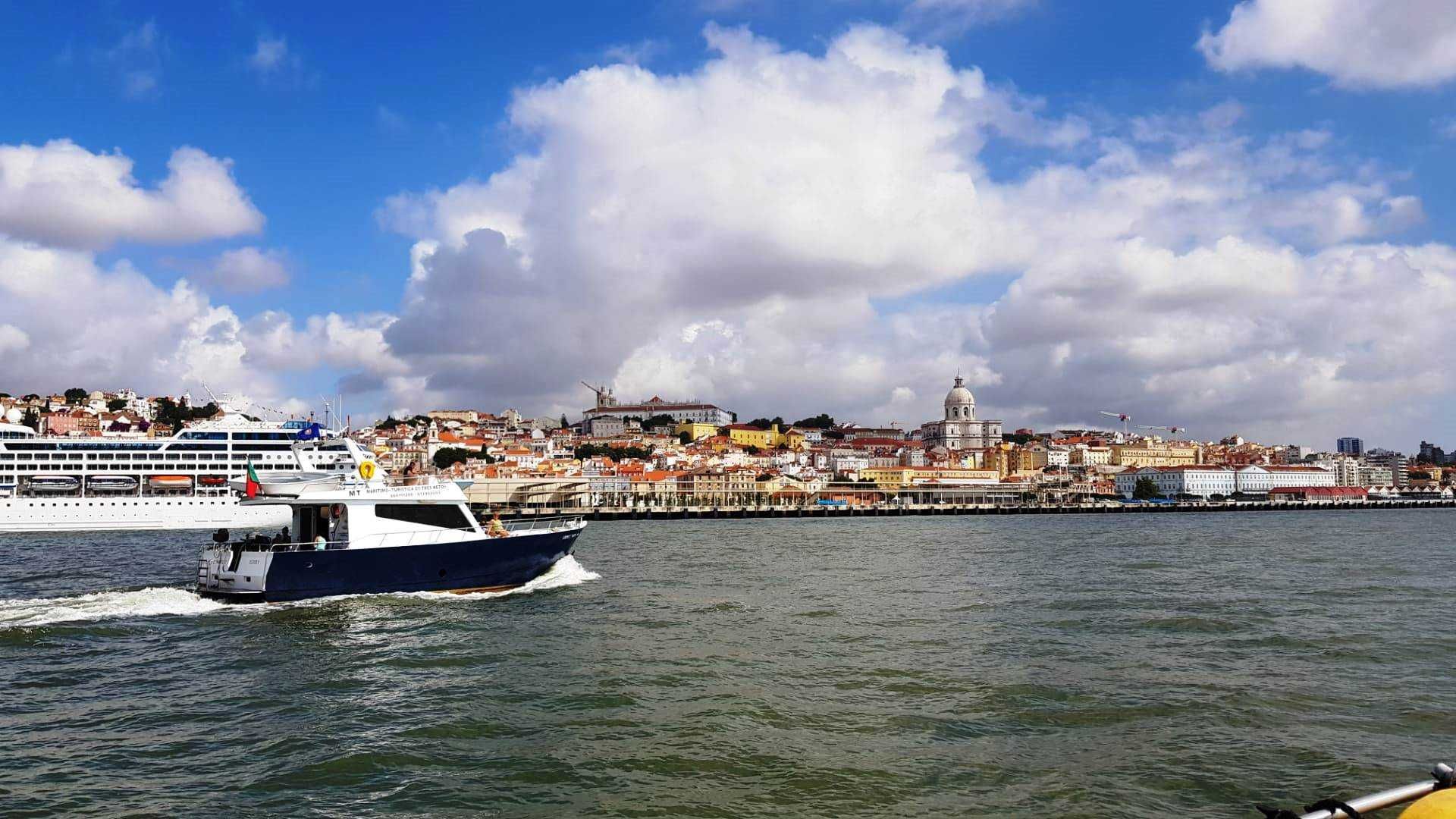 PASSEIOS DE BARCO NO TEJO COM PARTIDAS DO SEIXAL