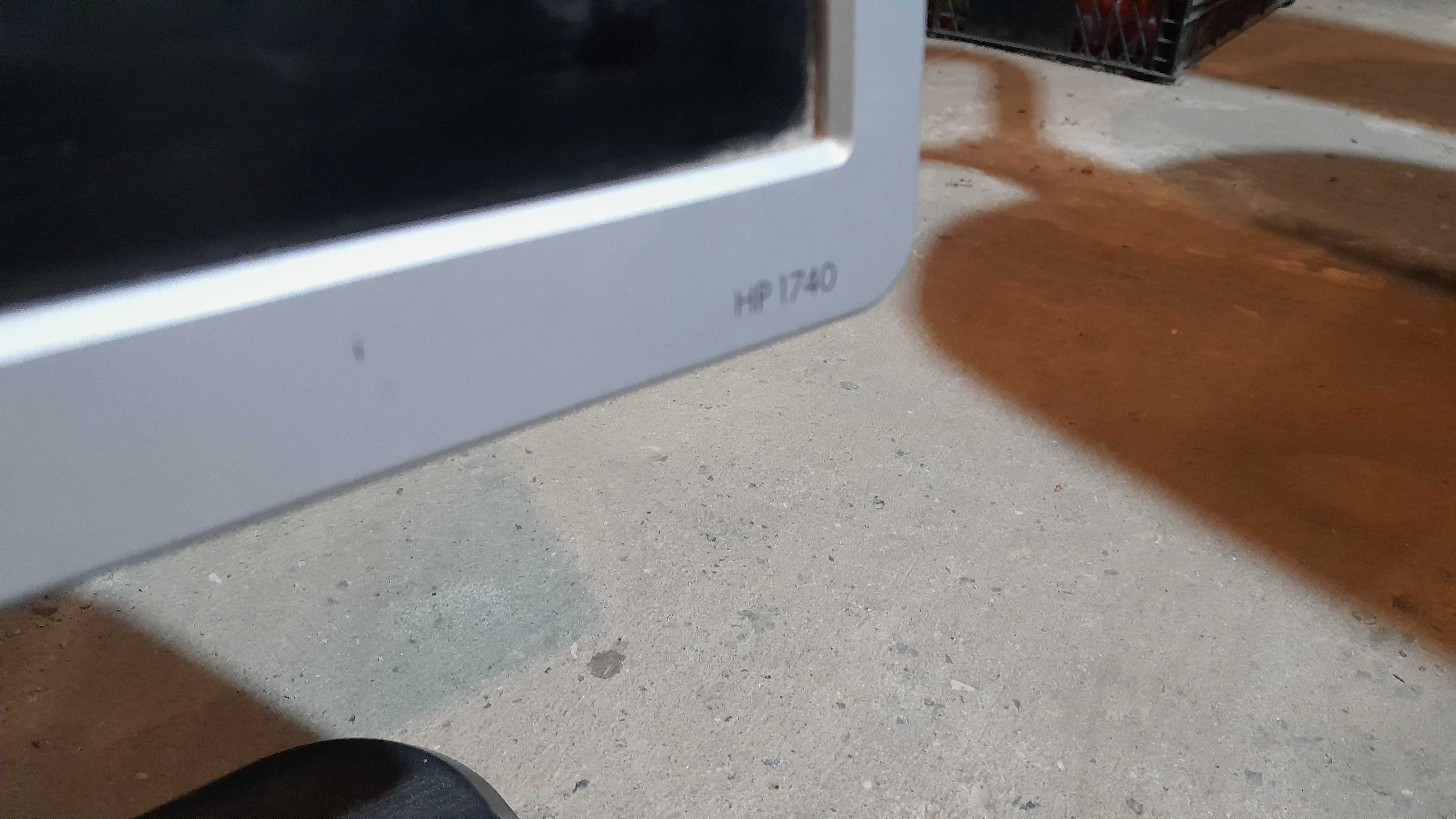 ЖК Монитор HP1740 17-и дюймовый плоский Hewlett Packard