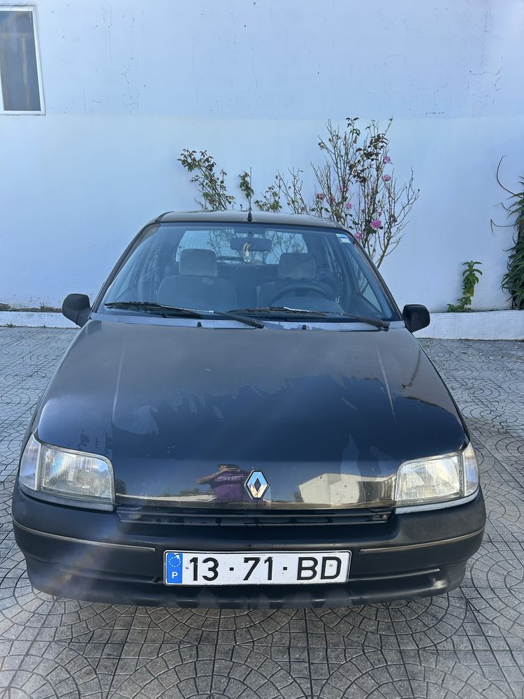 Clio rt 1.2    1993           148km