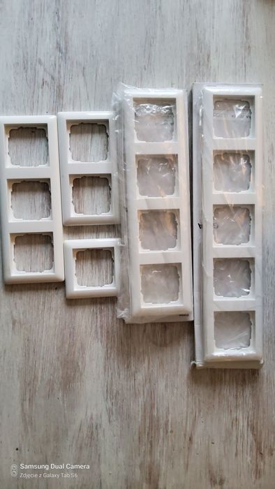 Ramki Gira Standard 55  rozne biale  Reinweis