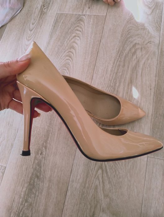 Туфлі лодочки, лабутени, шкіра