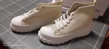 3 Pares de sapatos novos