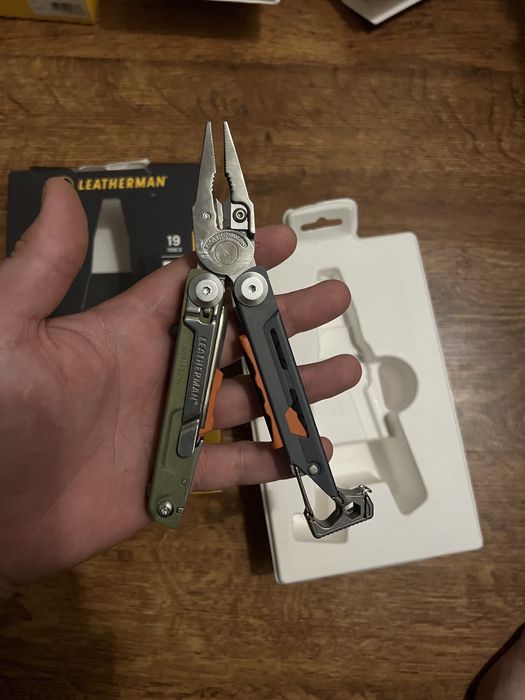 Новий Leatherman Signal мультитул ніж