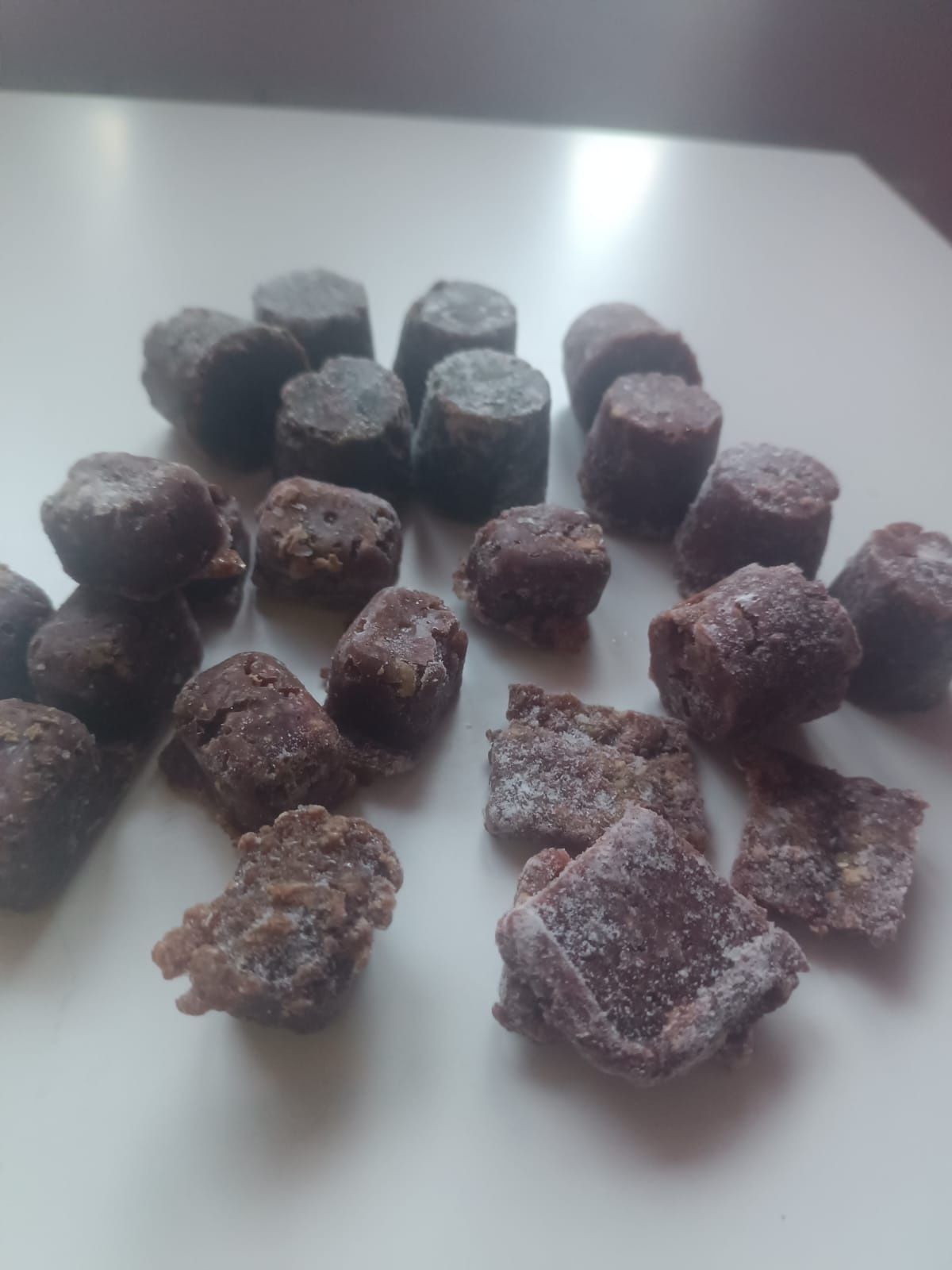 Hodowla Glonek. Mrożonki własne dla ryb. Cena za 100g.