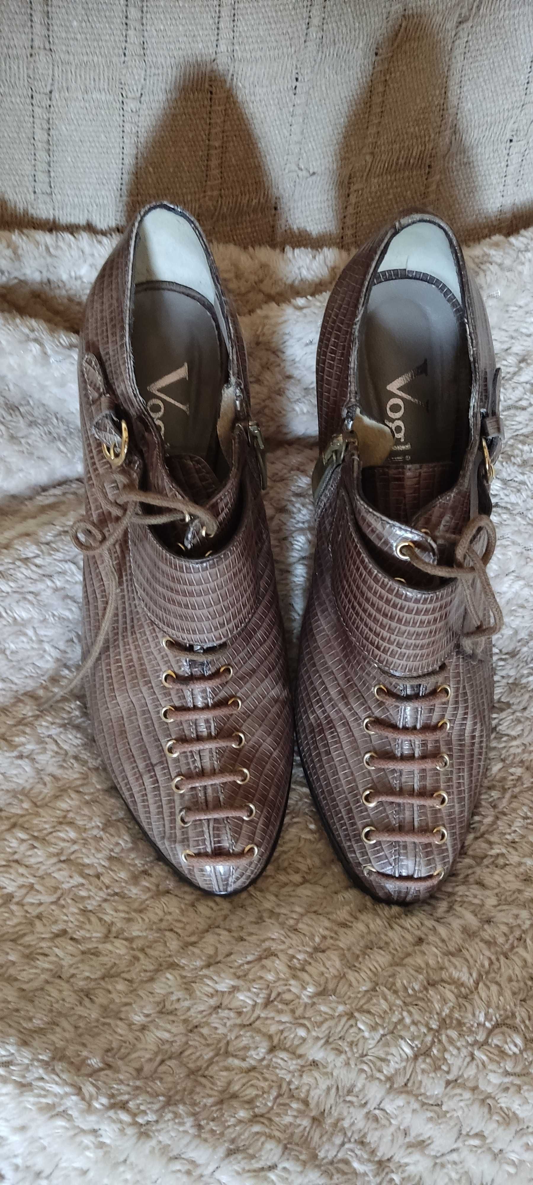 Botins de pele novo