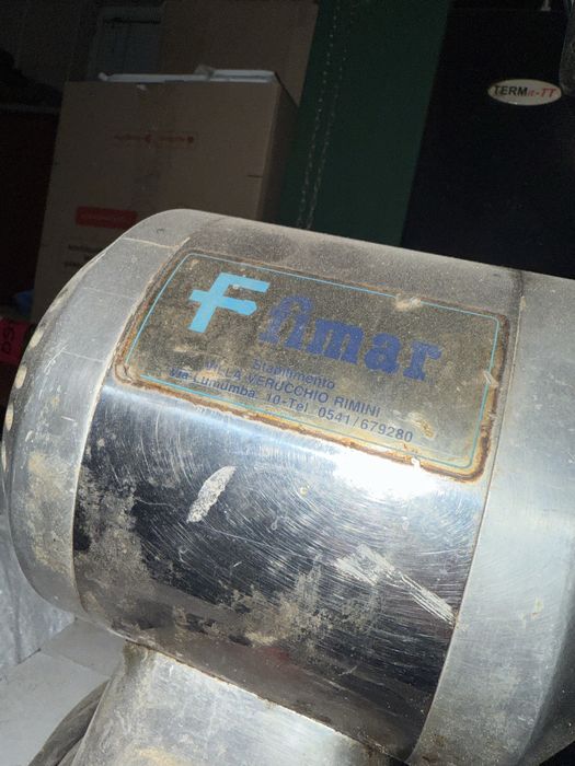 Профессиональная мясорубка fimar 220-380v