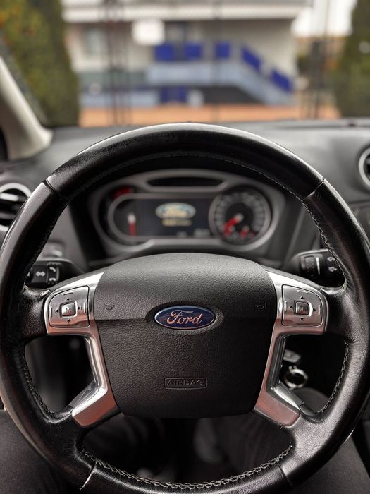 Ford Mondeo Czarny z ceramiką