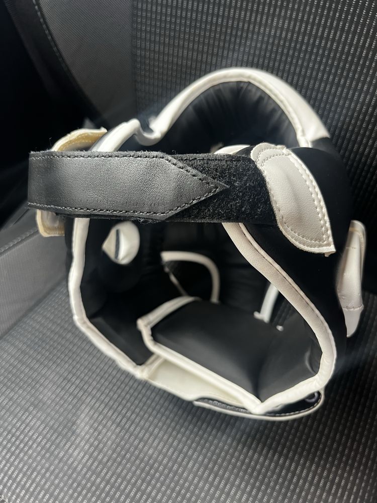 Kask kickboxing boks rozmiar M Masters Fight Equipment jak nowy