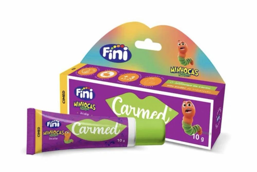 Carmed beijo dentadura e minhoca