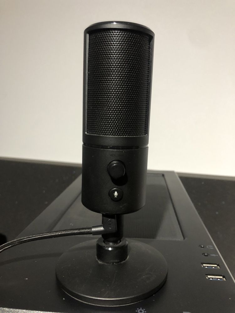 Microfone Razer Seiren X