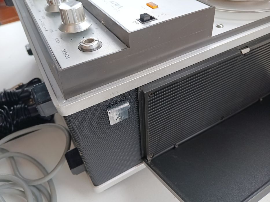 Gravador e leitor Aiwa - TP1012