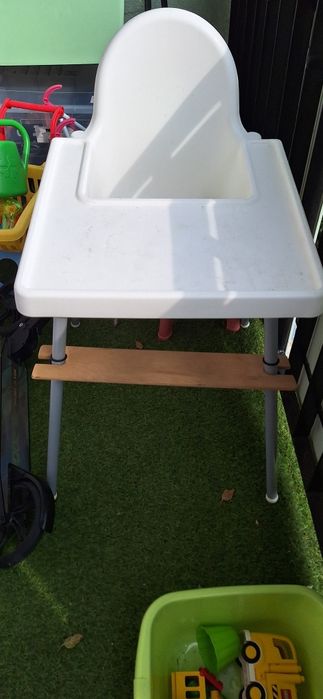 Krzesełko do karmienia - ikea z podnozkiem