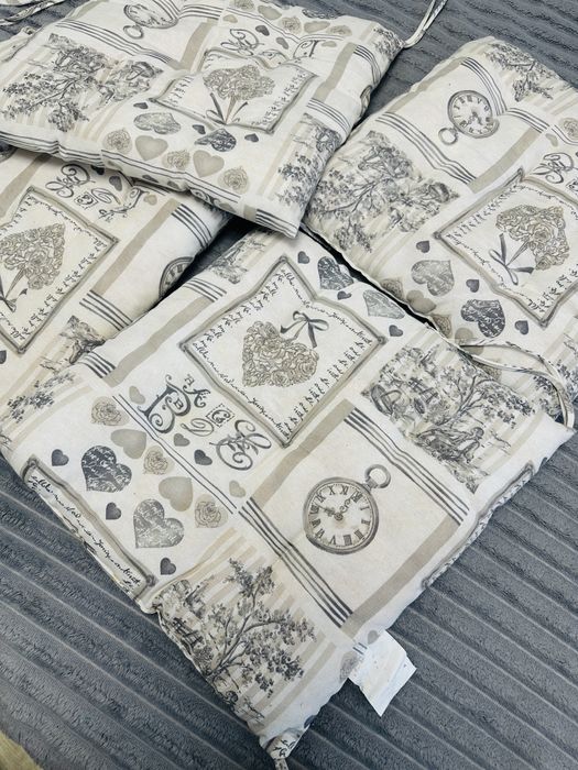 Набір подушок для стільців