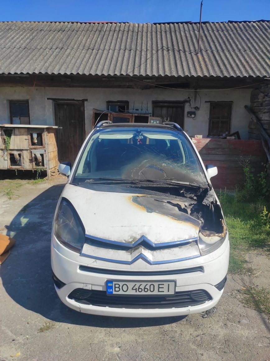 Сітроен C4 Пікассо після пожару