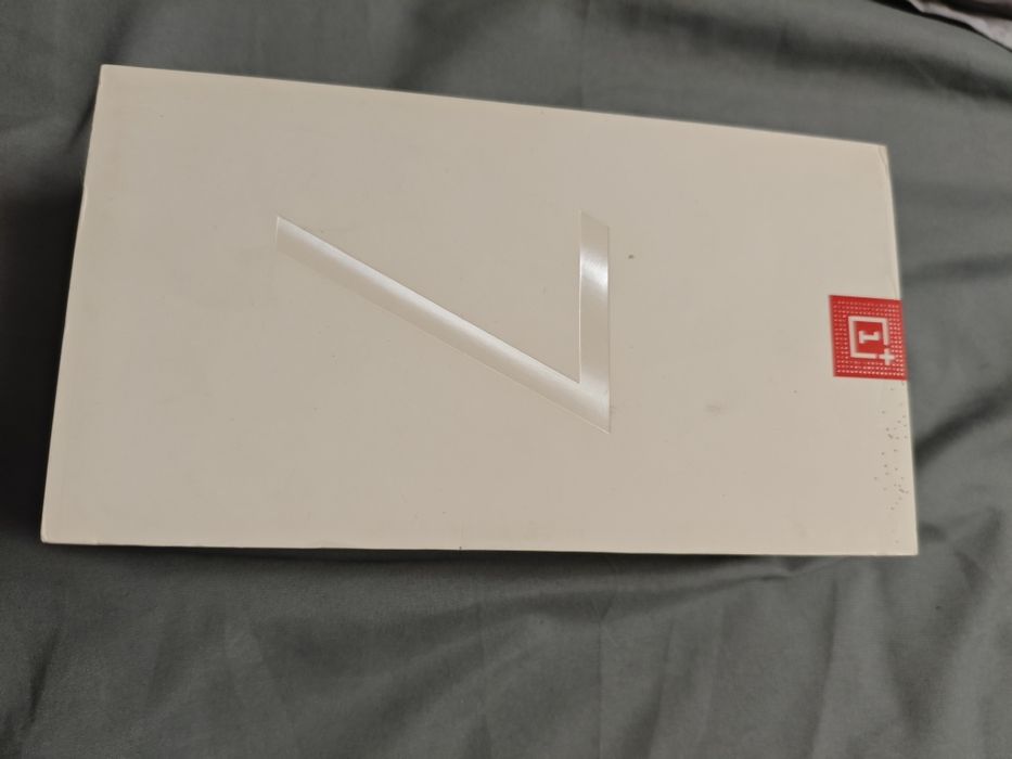 One plus 7  8/256 gb