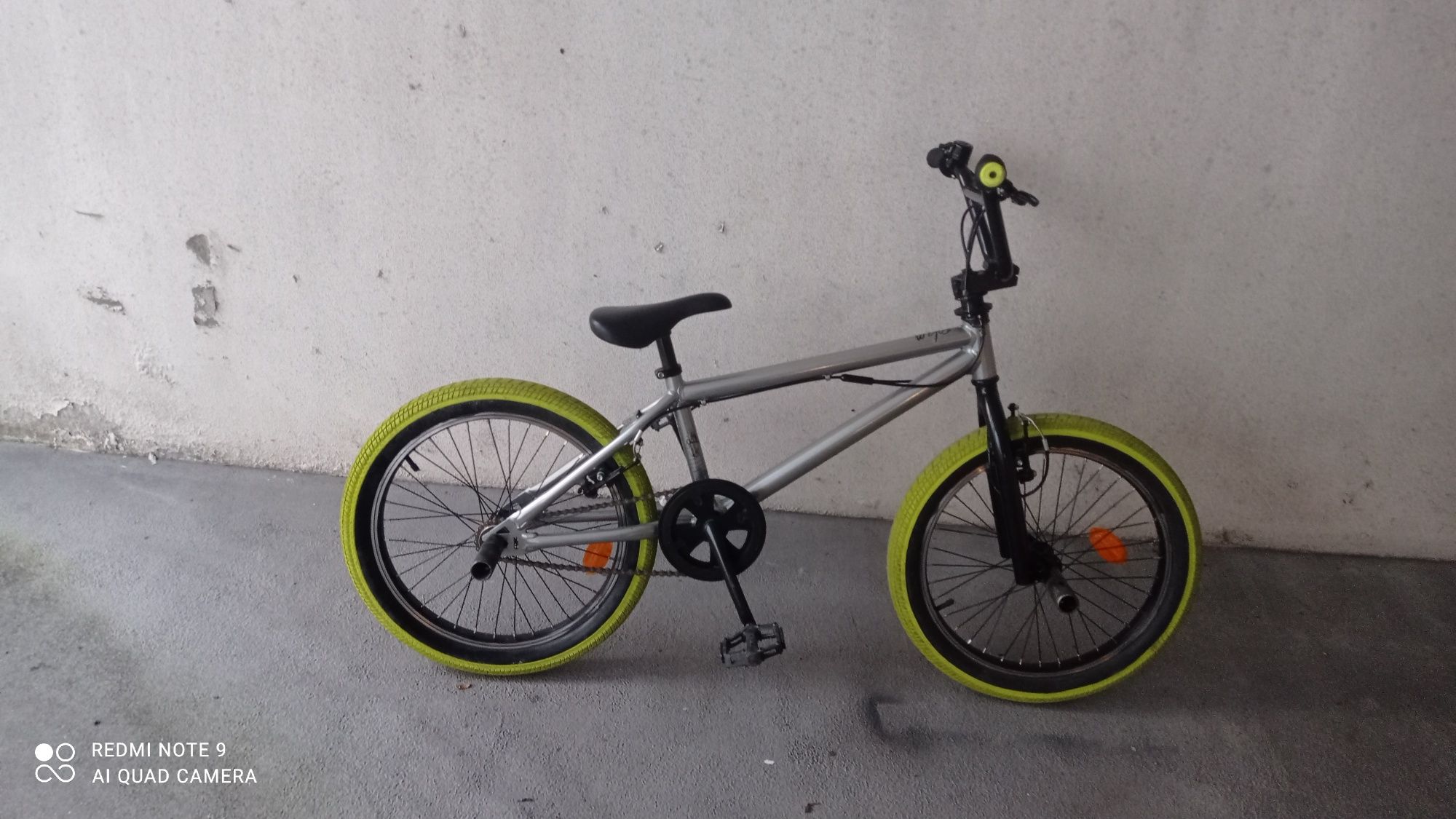Bicicleta BMX  como nova