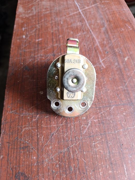 Вимикач маси механічний.