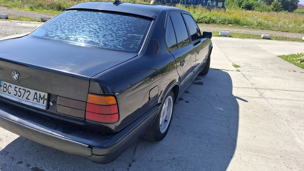 Продаю срочно 1800 + торг.