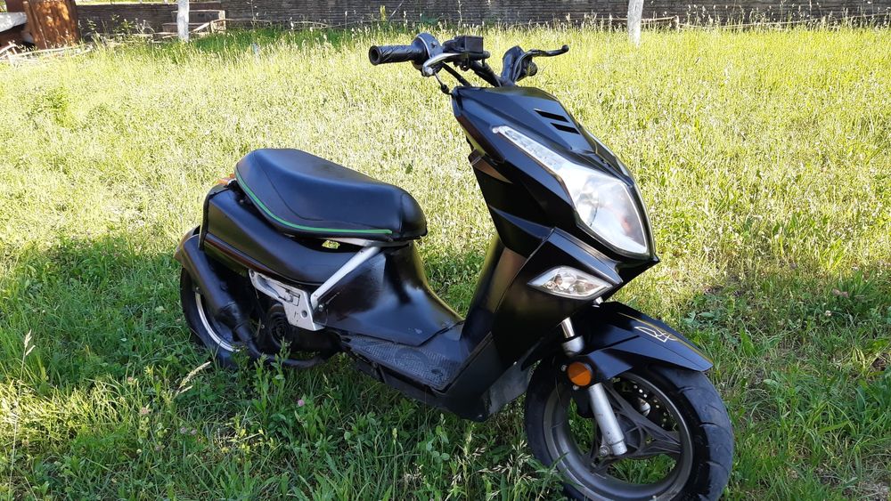 Макси скутер Ямаха-супер.Возможен обмен на макси электро самокат
