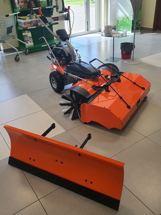 Oleo Mac Om Line Pkm100 Set B&S Briggs 3W1 Zamiatarka Odśnieżarka 100c