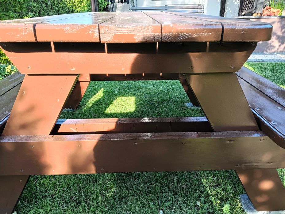 Drewniany stół tarasowy ogrodowy biesiadny