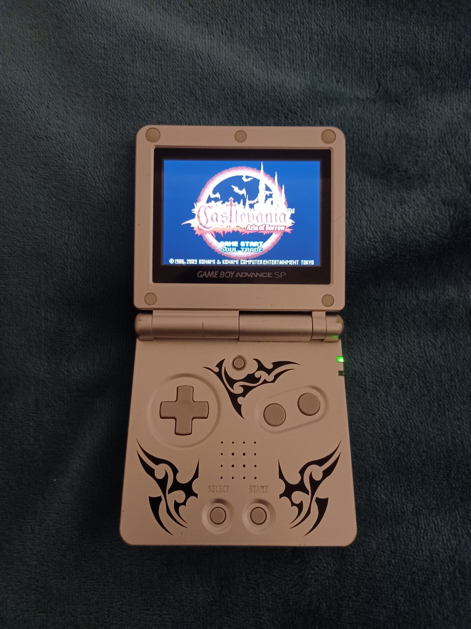 Game Boy Advance SP 101 e outro material