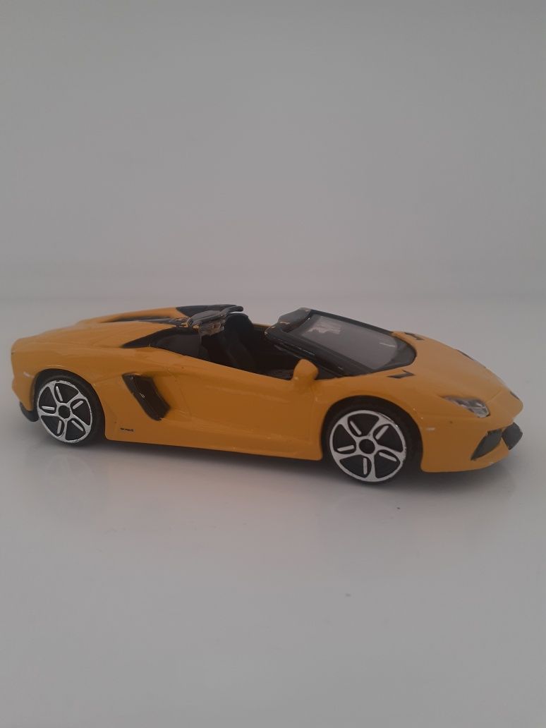 Zabawka model autko Lamborghini Aventador Lp-700 Burago skala 1:45