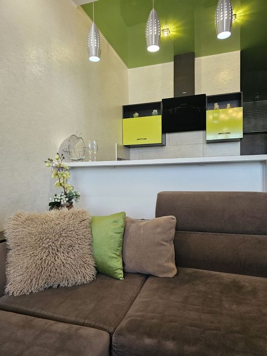 Сдаю На 25 эт. 1к.кварт. посуточно и почасово. М.Холодная гора