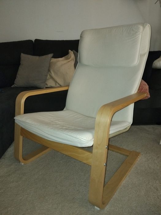 Cadeirão beje IKEA