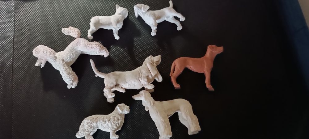 7 Figuras de raças de cão da marca alemã Schleich