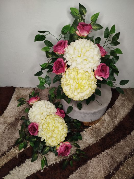 Kompozycja nagrobna kompozycja na cmentarz chryzantema róża