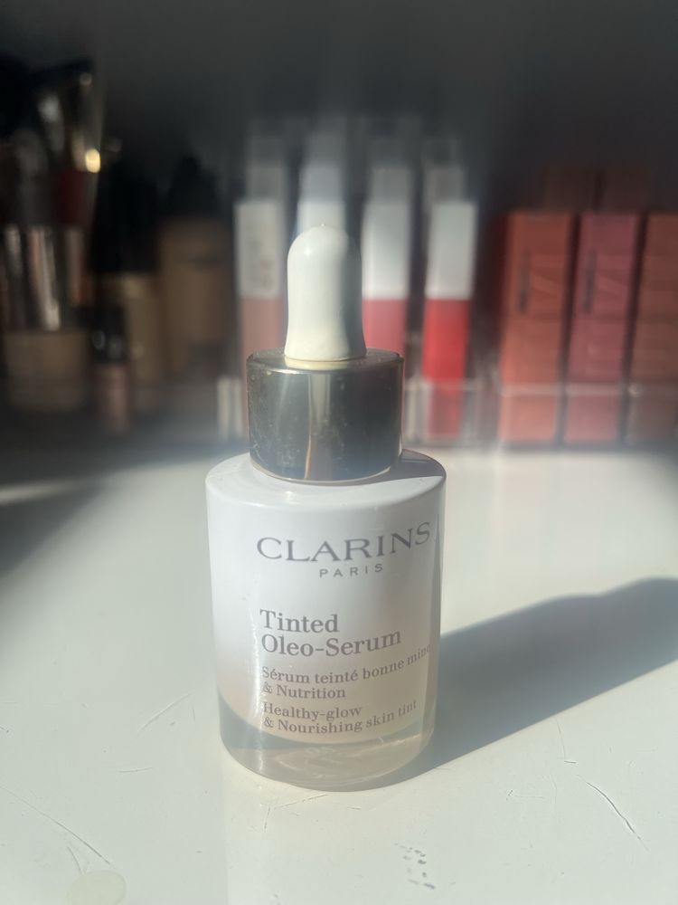 Clarins lekki podkład