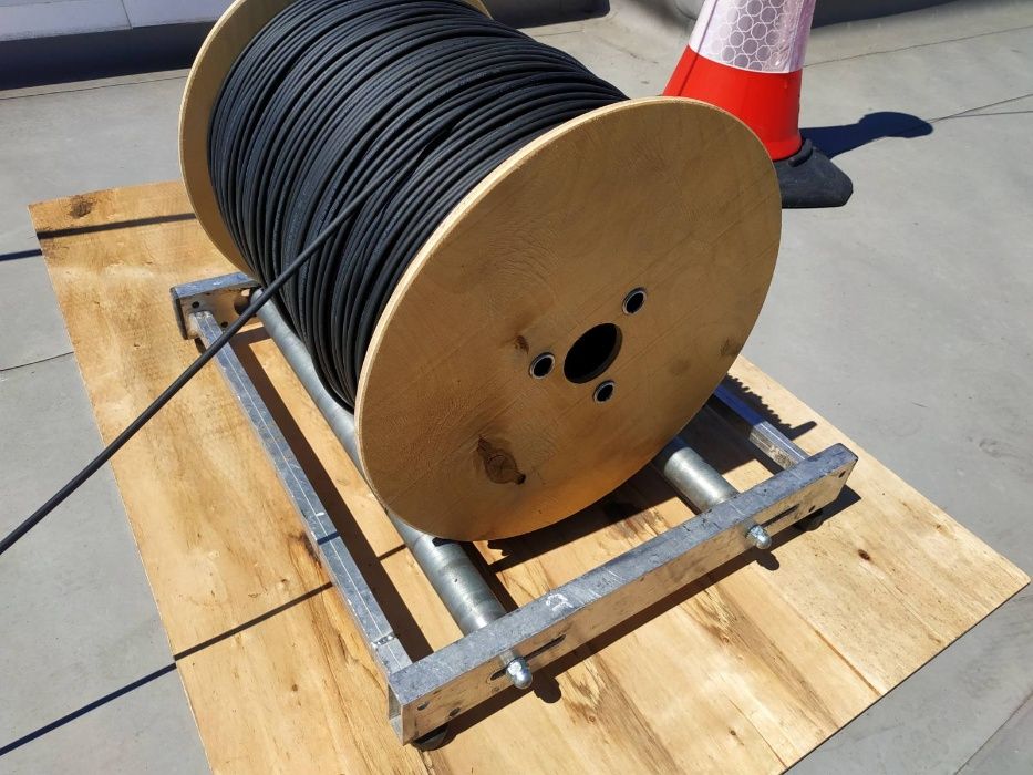 Оренда-кабельний домкрат , підйомник, ролики, лебідка , раскатник