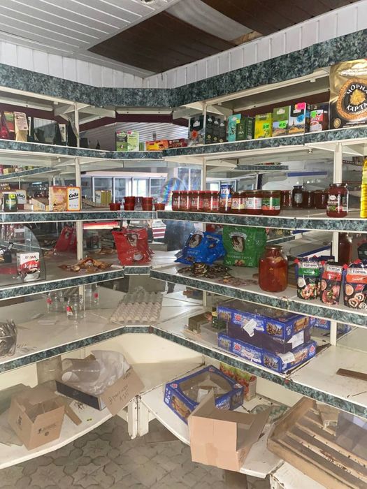 Прилавки, вітрини в магазин бу