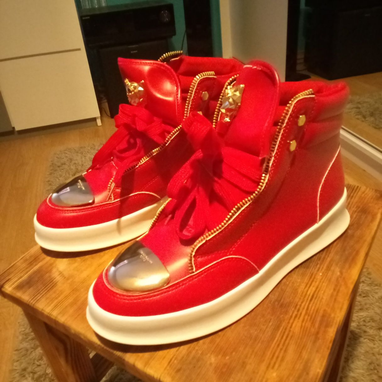Piękne Wysokie skórzane Trampki męskie Czerwone NOWE!!Roz- 42-43. do U