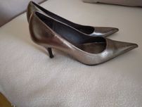 Sapatos bronze dourado