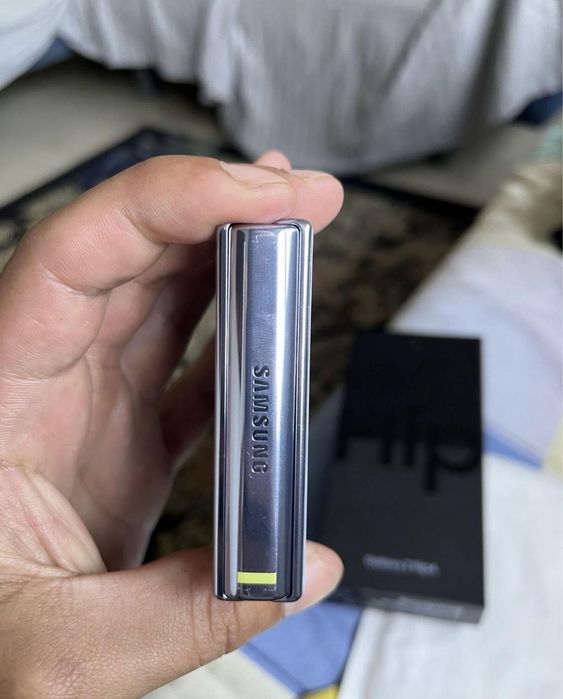 Samsung Galaxy Z Flip 4 Muito bom estado