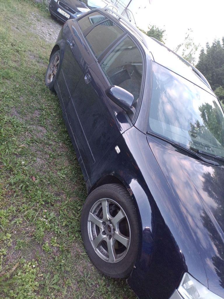 Audi a4b6 Avant.