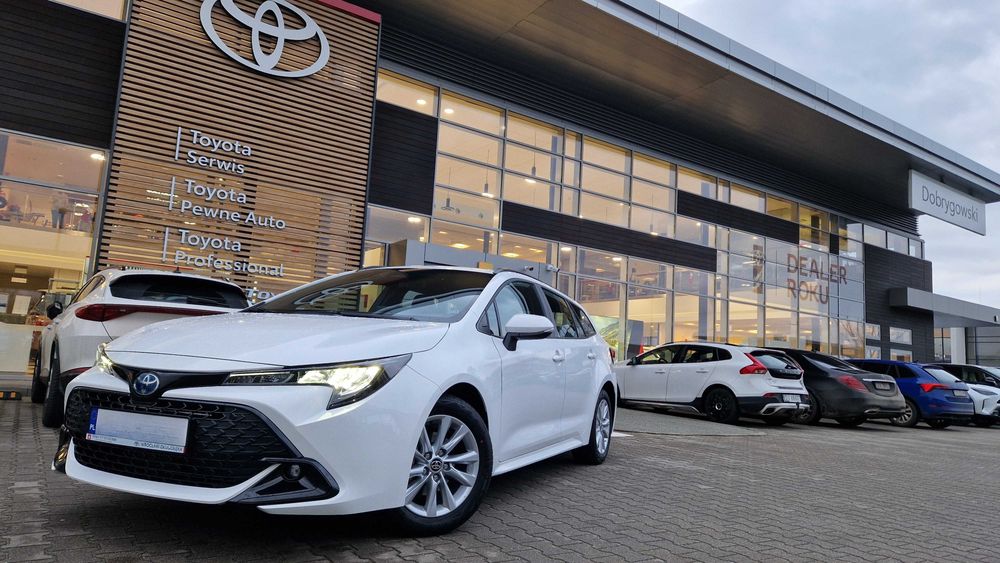 Wynajem Toyota Corolla Hybryda – Komfortowa i Ekonomiczna.