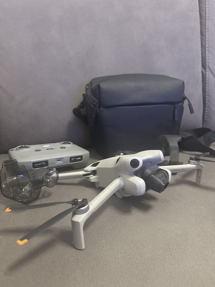 DJI Mini 4 Pro + vários extras