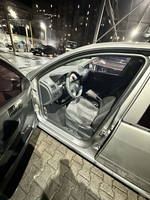 Продам Skoda Fabia mk1 1.2 12V HTP