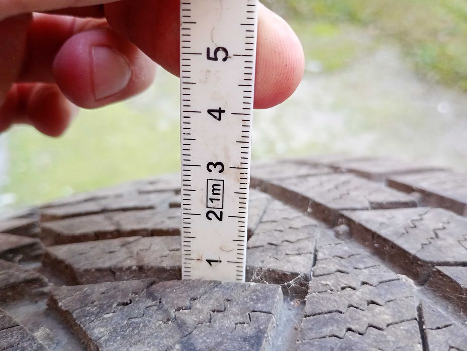 opony zimowe Continental WinterContact 235/45 2R18 DOT4418, ok. 5,5 mm