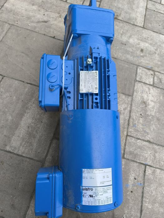 Silnik 1,5kw z przekładnią i obcym chłodzeniem