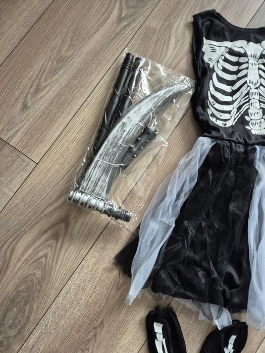 Strój na halloween z akcesoriami 122