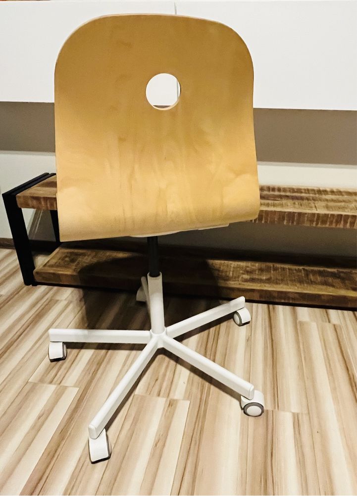 Krzesło obrotowe Ikea, biurko, toaletka